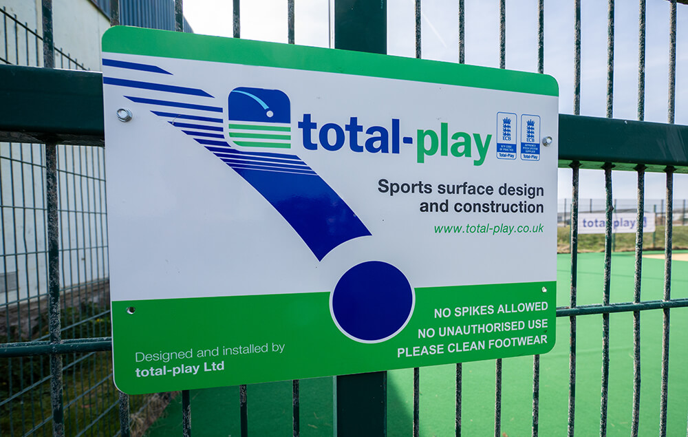 Total Play Sign 1000