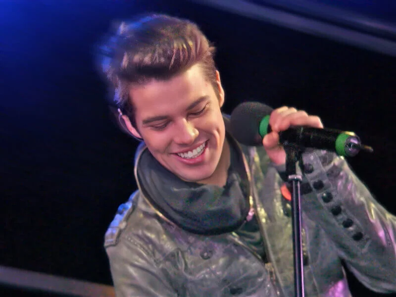 Photo Exclusive: Joe McElderry’s First Live Performance in Blackpool